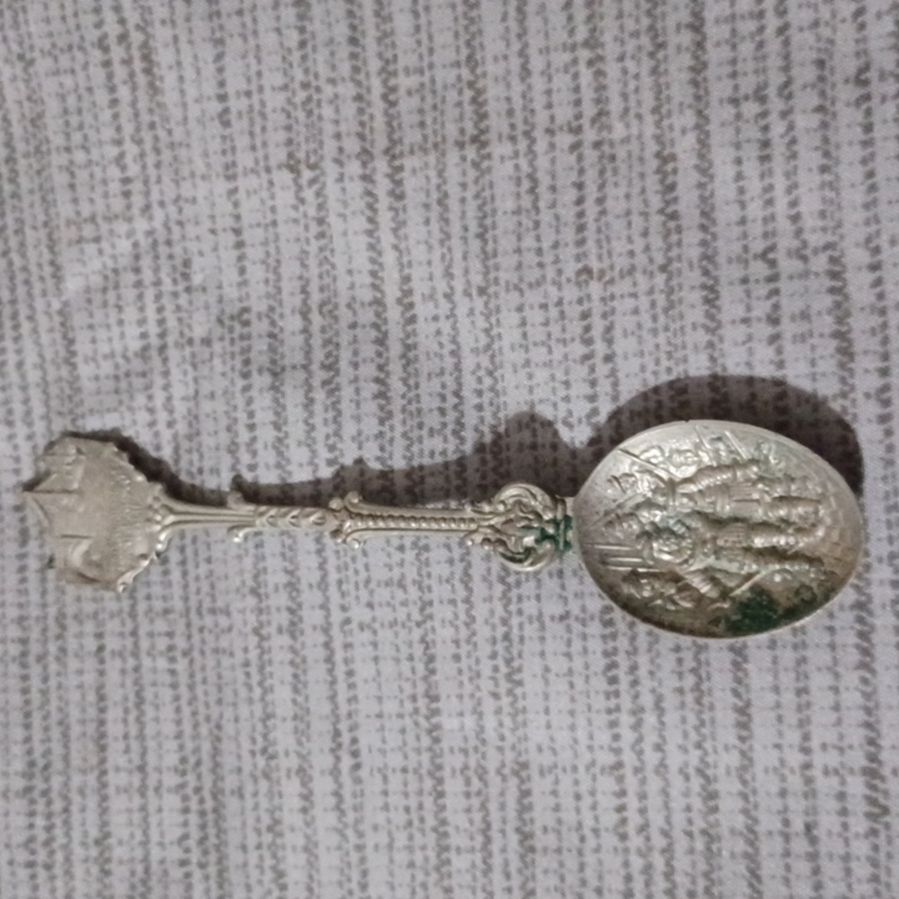 Vintage Holland Golden Gate Bridge collector spoon